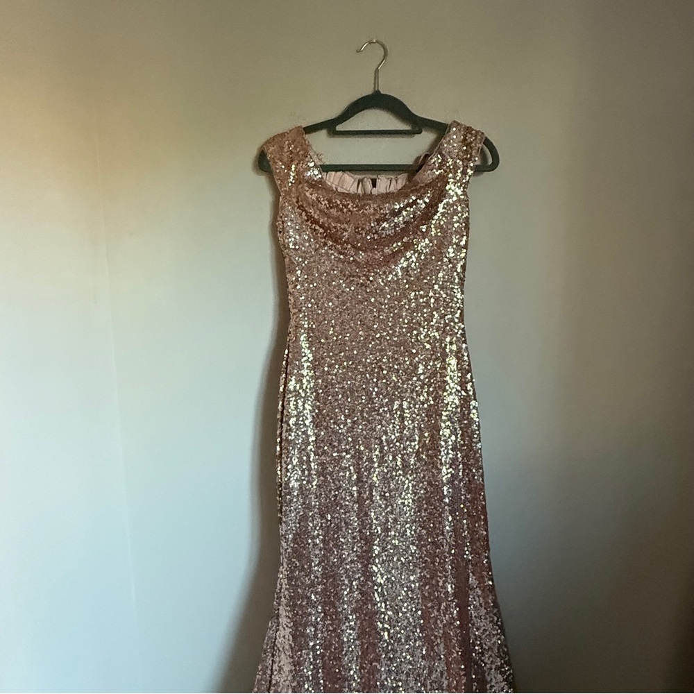 Theia Rose Gold Gemma Sleeveless Cut Sequin Embellishment Maxi Gown Size 4 - Picture 4 of 10
